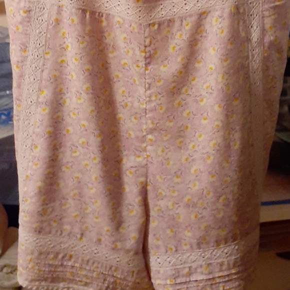 Shorts/Overall - Picture 3 of 15